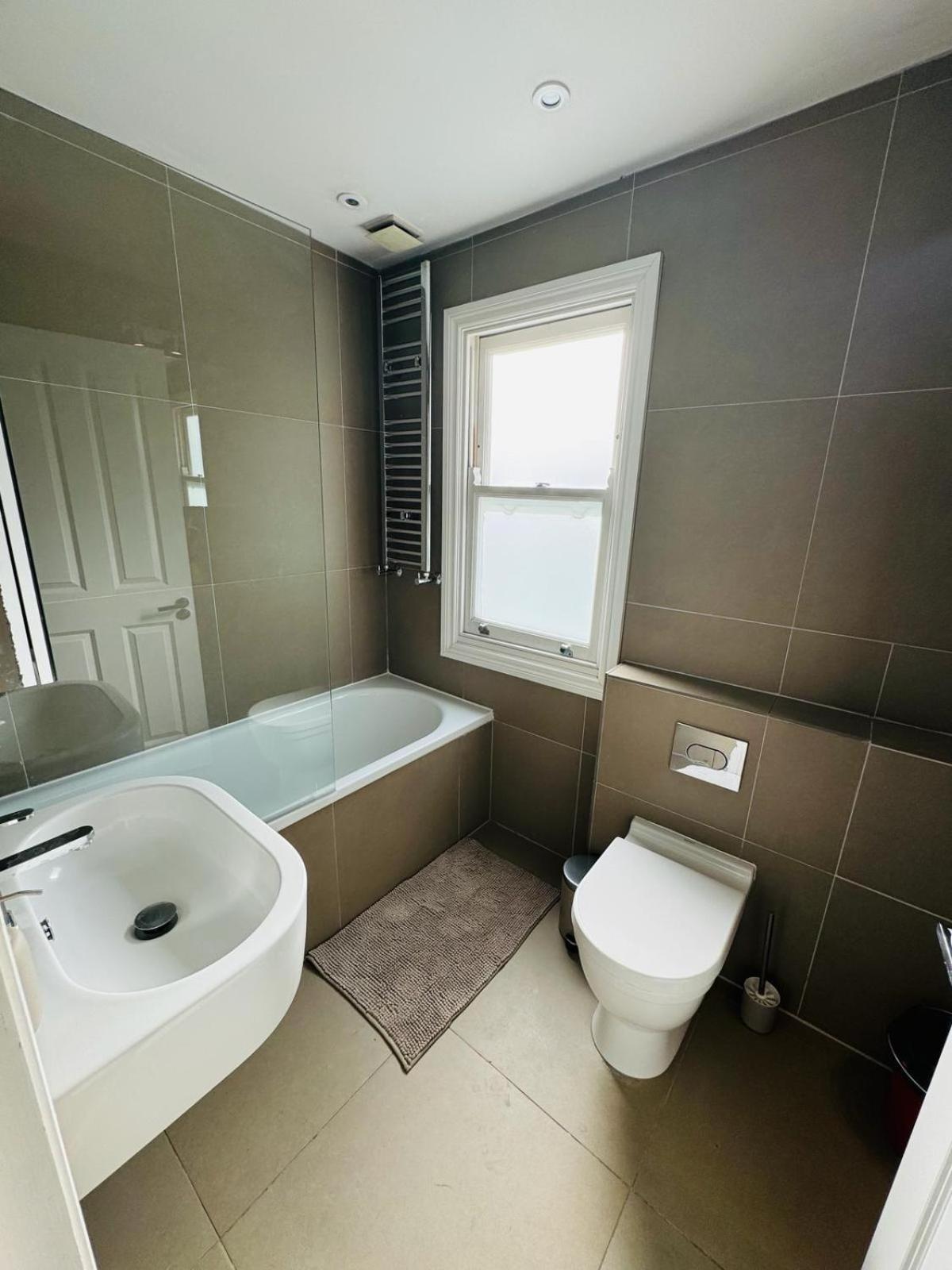 Stunning Flat In Chiswick Lejlighed London Eksteriør billede